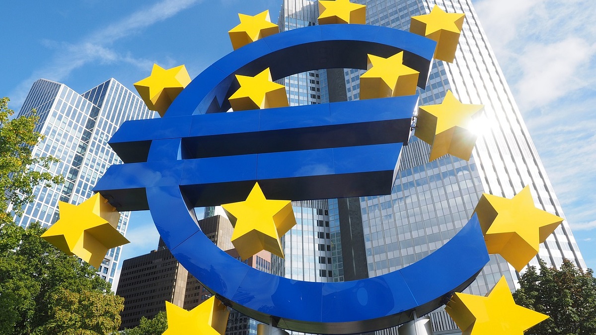 RECOVERY FUND: INVERTIRE LA ROTTA E INVESTIRE SUI CAMPANILI RECOVERY FUND: INVERTIRE LA ROTTA E INVESTIRE SUI CAMPANILI
